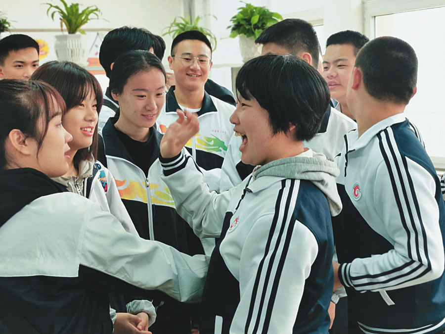 淄博黉门中学开展爱心助力手拉手活动